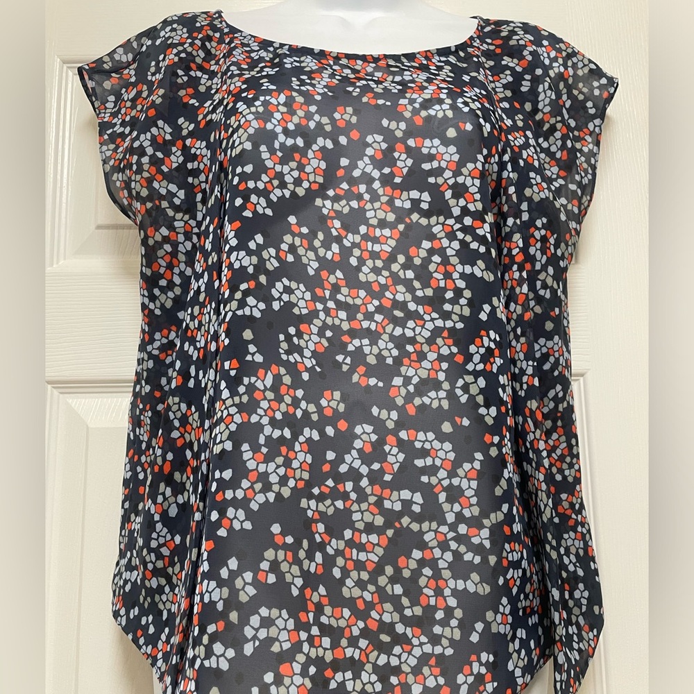 Chic Blue Pattern Blouse
Versatile Fashion